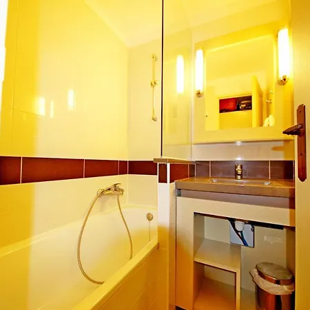 Apartment 2m J4 329 - 320la